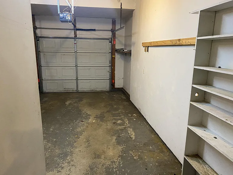405 Woodlawn Ave — Photo 2