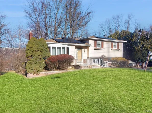 10 Rumbrook Road, Elmsford, NY 10523