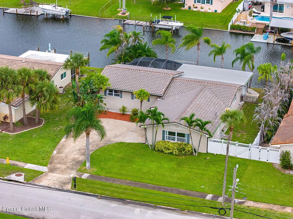 187 Jamaica Dr