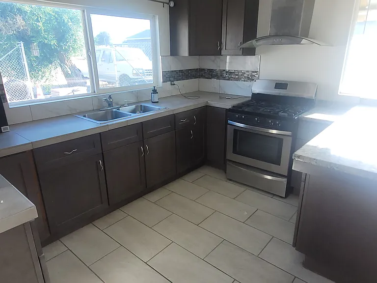 10110 E Avenue R8 — Photo 5