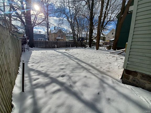 4th image of 143 Wood Ave