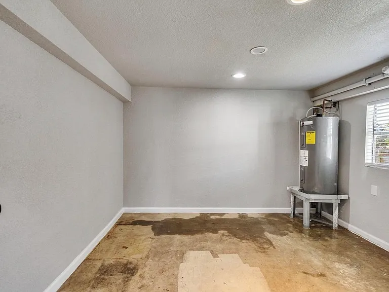 231 Dehart St #1 — Photo 22