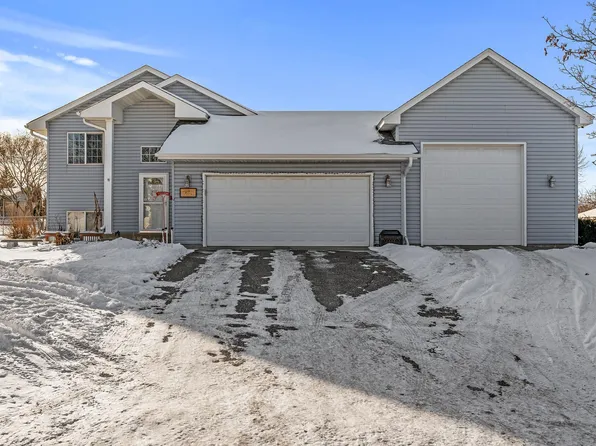 9311 Mockingbird Ln, Monticello, MN 55362