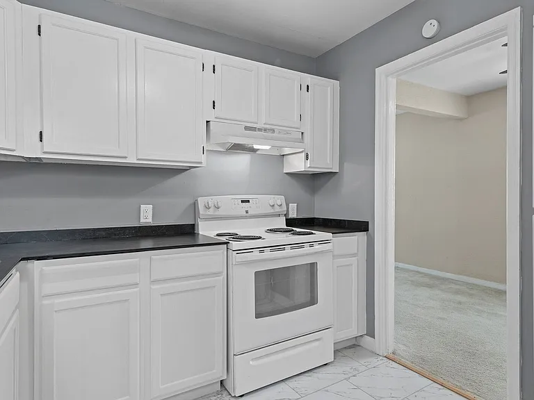 503 Woodfin Rd — Photo 11