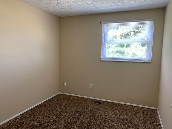 2nd image of 2780 Spruceway Dr
