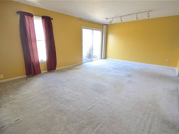 5th image of 524 Shadydale Dr Unit 524