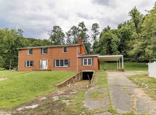 301 Womack Rd, Grayson, KY 41143
