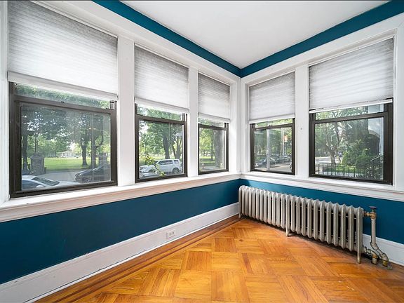 3rd image of 644 Westside Ave #1