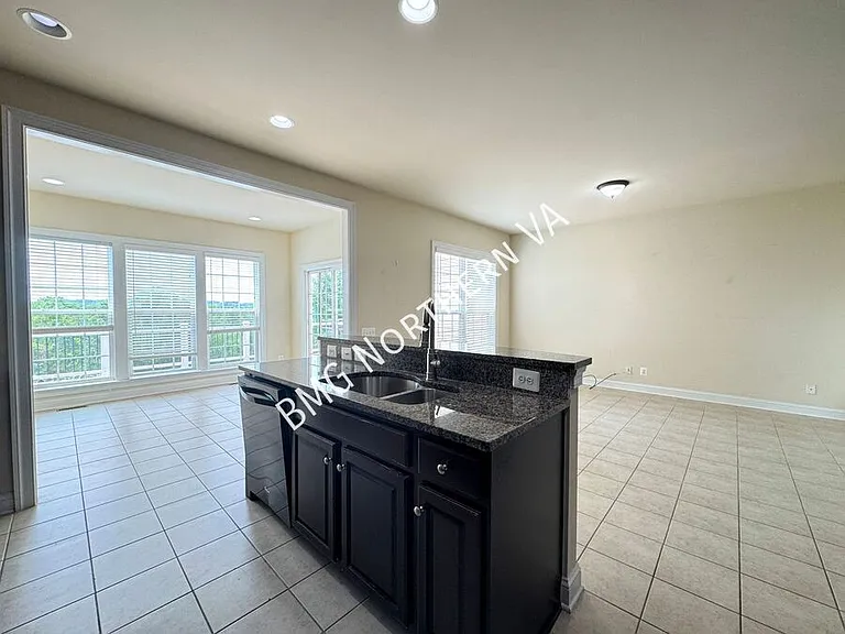 20647 Erskine Ter — Photo 8