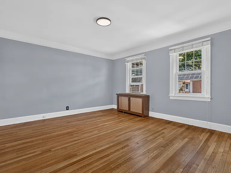 84 Page Ave — Photo 9