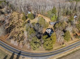 951 Rainbow Rd, Advance, NC 27006