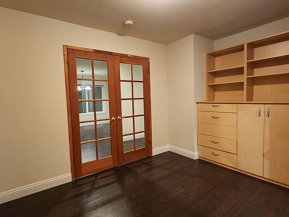 5th image of 141 Farnham Ct