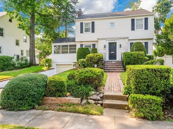 1388 Kew Avenue, Hewlett, NY 11557