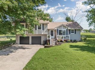 650 Walnut Pl, Holt, MO 64048