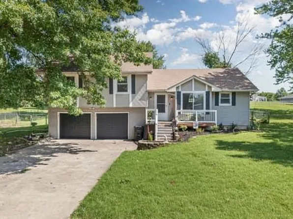 650 Walnut Pl, Holt, MO 64048