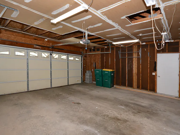 4745 Briarhill Dr — Photo 27