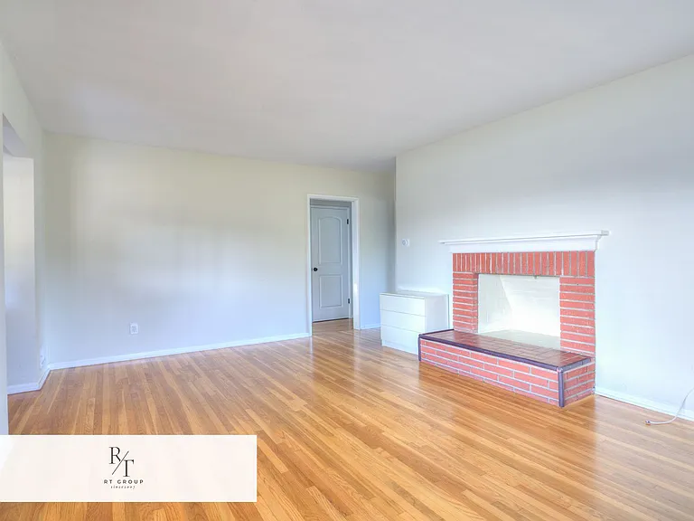1112 Riedel Ave — Photo 6