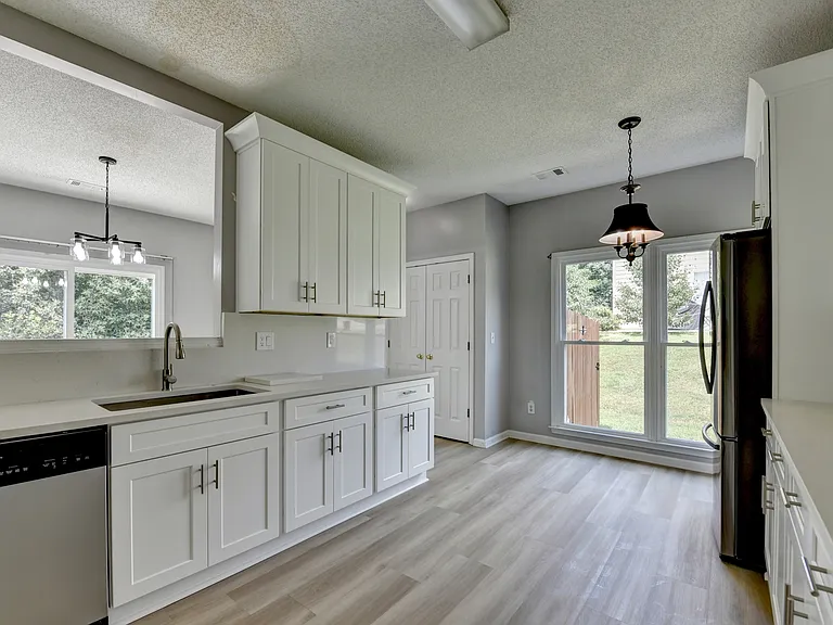 6125 Pattingham Dr — Photo 15