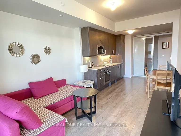 297 College St #710 — Photo 12