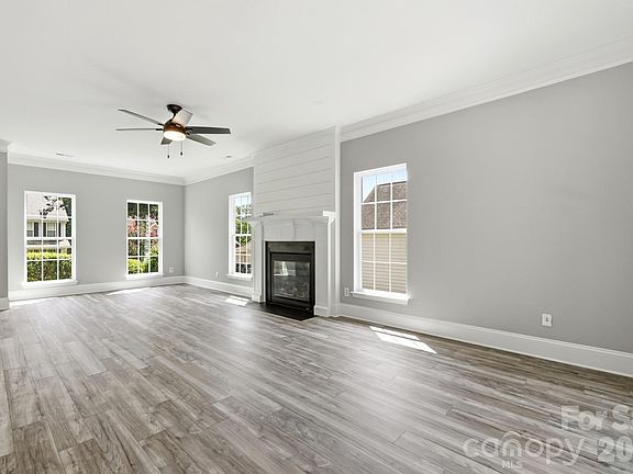5th image of 1412 Autumn Ridge Ln