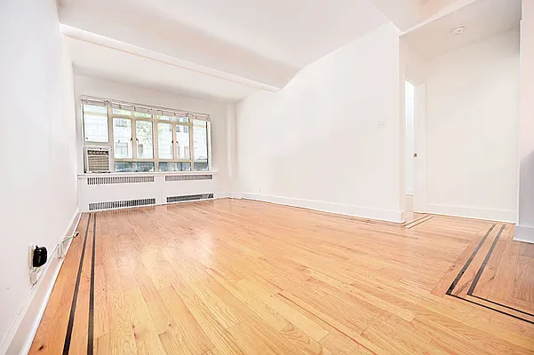 Rented by Urbane Brokerage | media 5