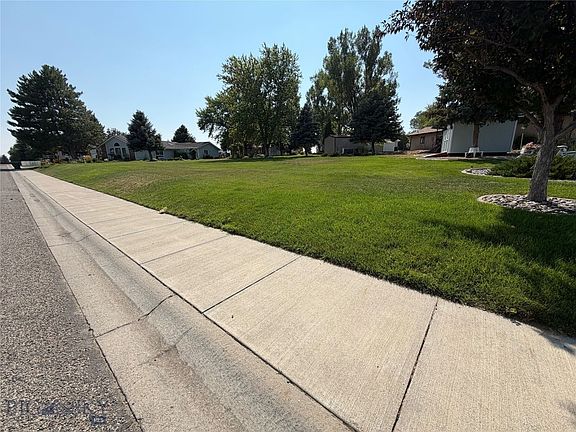 5th image of Interlachen Dr Lot 11