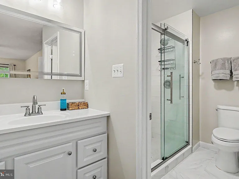 726 Gentle Breeze Ct — Photo 17
