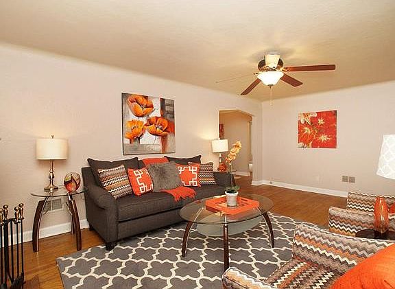 3rd image of 6415 Raywood Ave