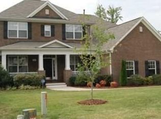 909 Babbling Creek Ln, Fuquay Varina, NC 27526