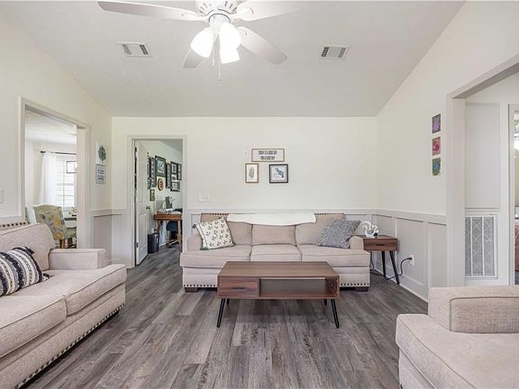 5th image of 163 Lee Road 539