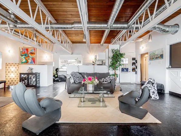 8331 River Rd #826, Richmond, BC V6X 1Y1