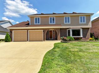 165 Hillandale Dr, Bloomingdale, IL 60108