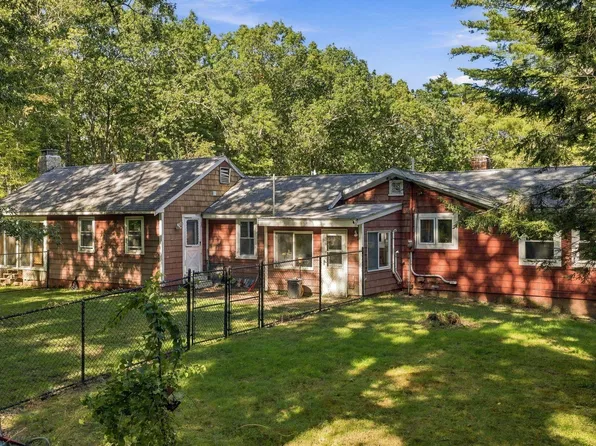 154 Herrick Rd, Boxford, MA 01921