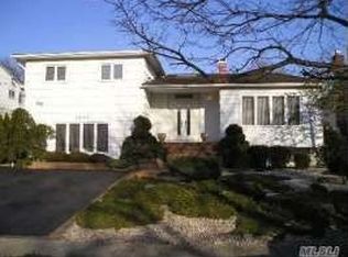 3377 Robbin Ln, Merrick, NY 11566