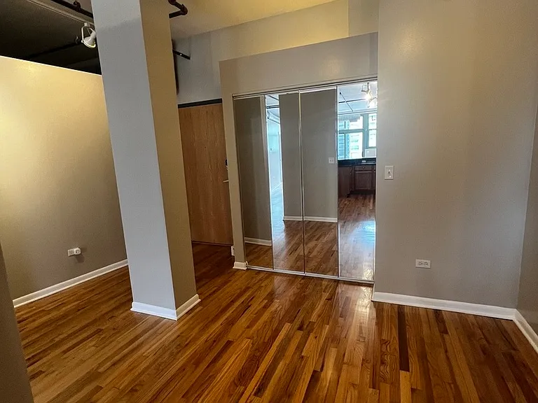 2001 S Calumet Ave #508 — Photo 13