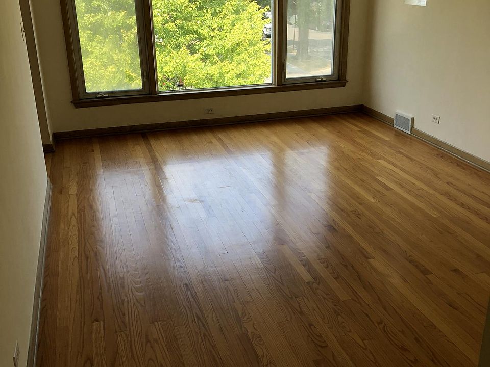 1st image of 5405 W Sunnyside Ave #2