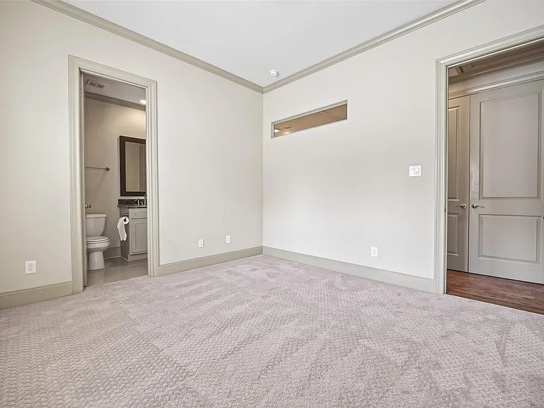 308 W Bell St — Photo 35