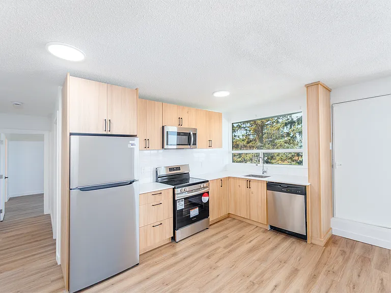 815 50th Ave SW — Photo 18