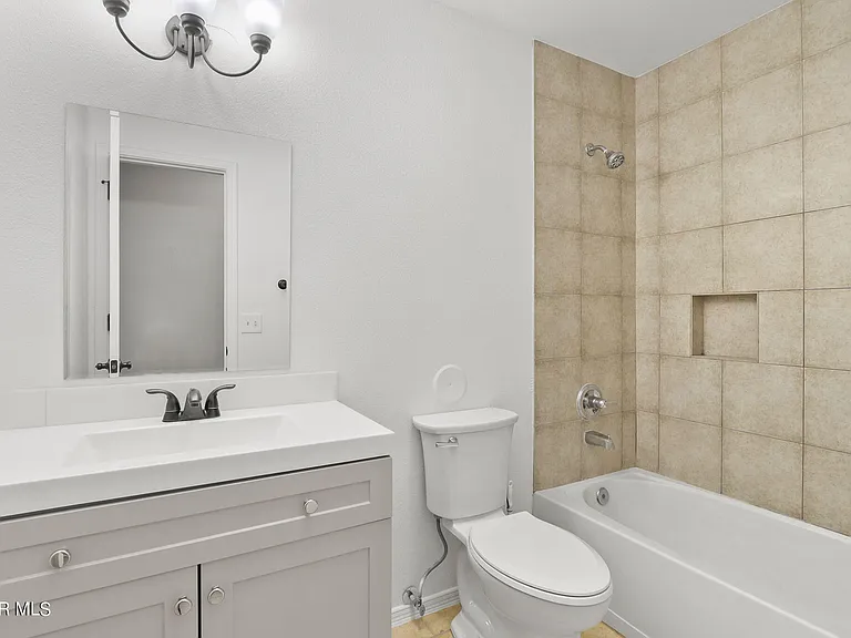 3269 Maple Point Dr — Photo 26