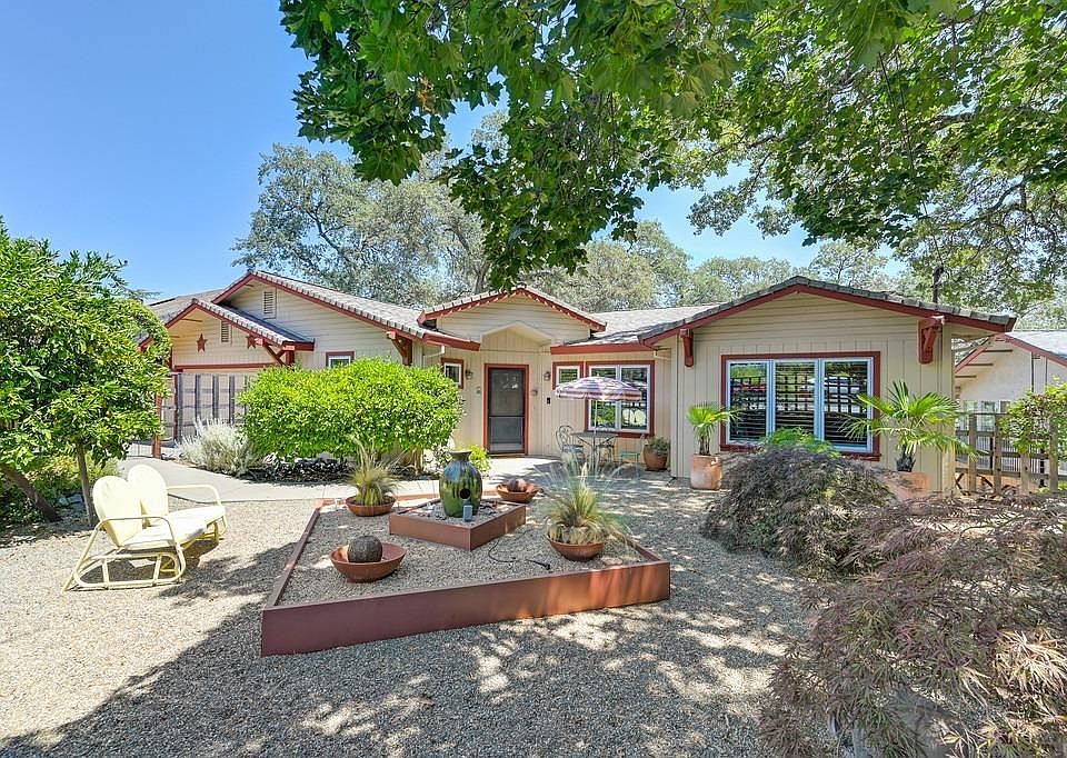 1st image of 347 Riverview Dr