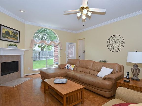 4th image of 1027 Tennyson Dr