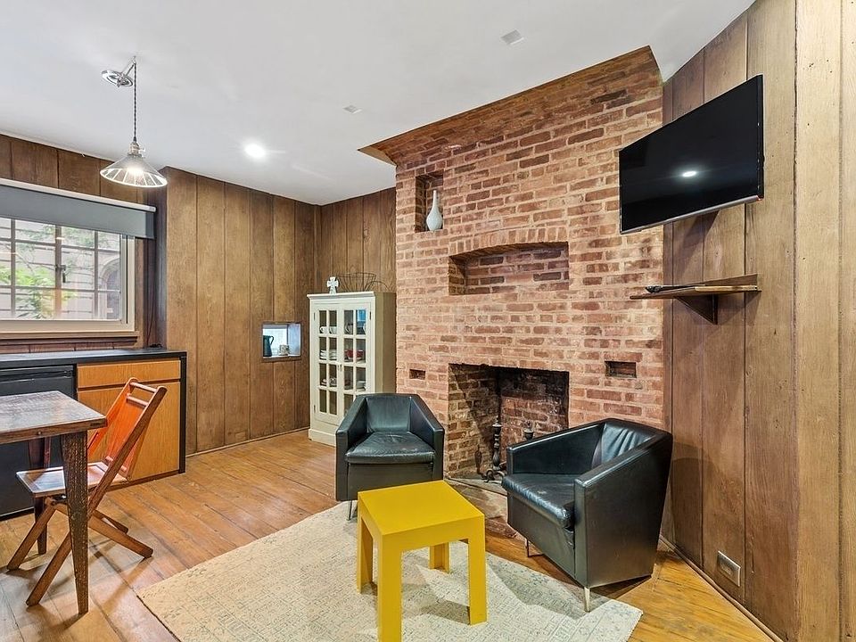 1st image of 102 Bedford St #3
