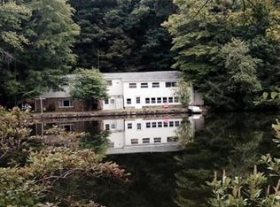 17 Adams Rd, Sturbridge, MA 01566