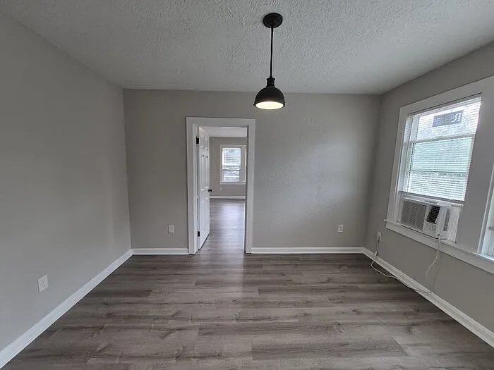 2 bed, 1.5 bath, 1071 sqft, $995 — Photo 3