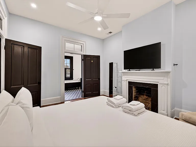 313 W Bolton St — Photo 22