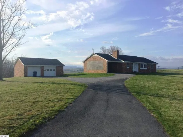 210 Saint James Rd, Fishersville, VA 22939