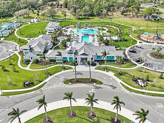 3rd image of 9850 CRYSTAL ISLES CIRCLE