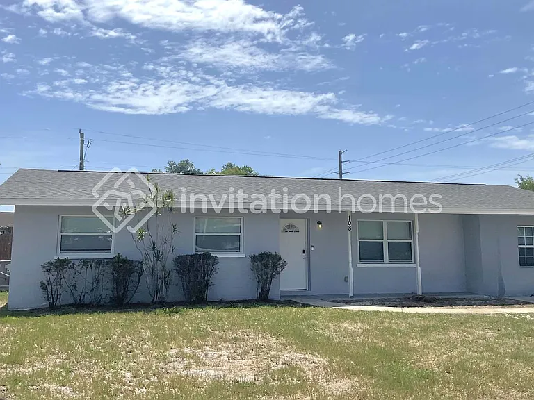 108 57th St W — Photo 1