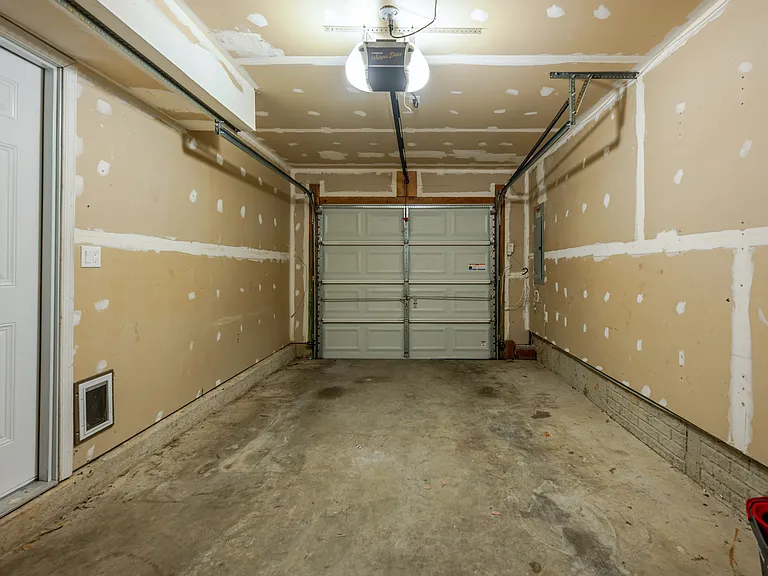 2390 Elvans Rd SE — Photo 15