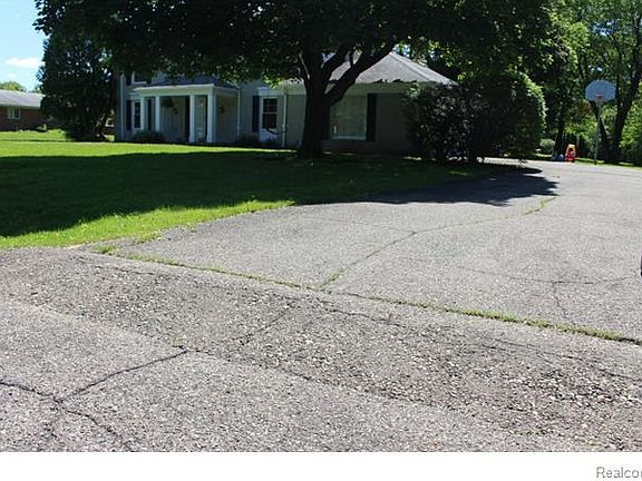 2nd image of 5921 Dunmore Dr